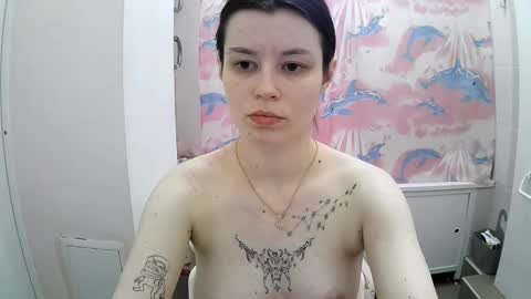 Snapshot of style_bliss chatting on 10.22.25 Eva online show from 10.22.25