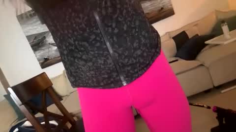 Sissy Isabella online show from 12.17.25