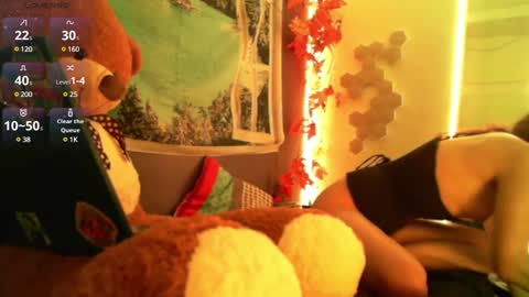 Snapshot of submissive_gh1 chatting on 12.28.24 sofhia online show from 12.28.24