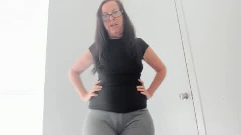 Snapshot of submissivepeachgoddess chatting on 05.03.26 Submissie Peach Goddess online show from 05.03.26