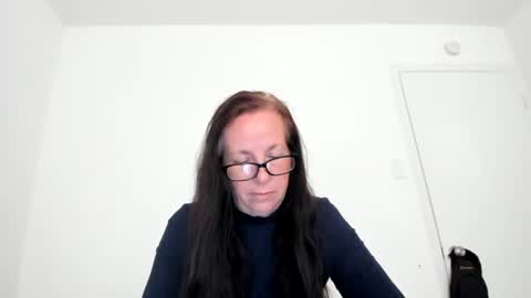 Snapshot of submissivepeachgoddess chatting on 05.17.26 Submissie Peach Goddess online show from 05.17.26