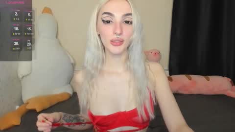 Snapshot of succubantra chatting on 10.31.25 Chloe online show from 10.31.25