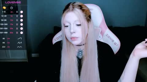 succubus_leslie online show from 10.15.25
