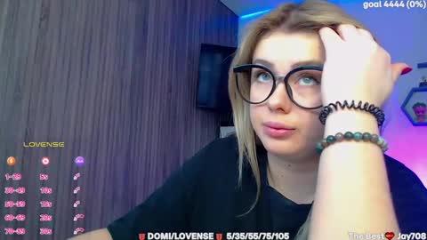 suchcute_ online show from 02.18.26