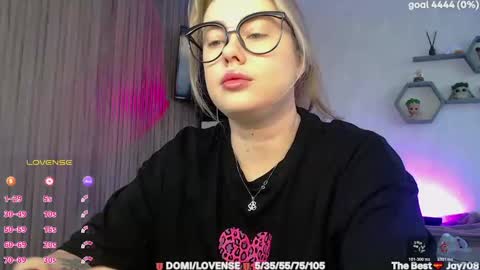 suchcute_ online show from 02.19.26