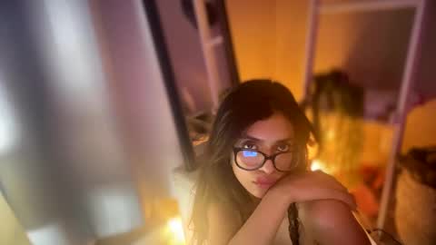 Snapshot of suckmythong410104 chatting on 12.17.24 SaraSabeen online show from 12.17.24