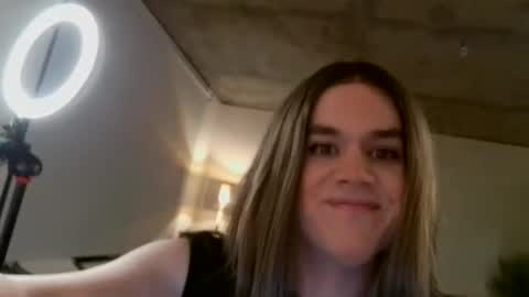 SaraXSX online show from 12.18.24