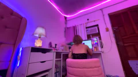 Snapshot of sugar_hally chatting on 05.28.26 your ultimate goddess online show from 05.28.26
