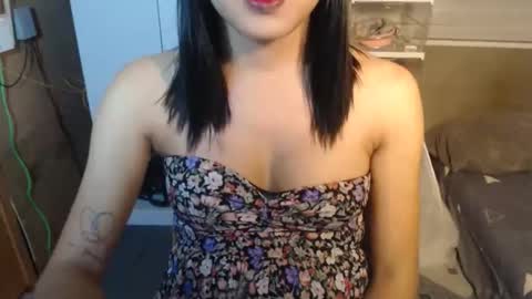 Snapshot of sugar_holy chatting on 12.02.25 sugar_holy online show from 12.02.25