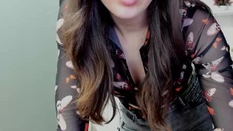 Snapshot of sugar_xmegan chatting on 01.05.26 Megan online show from 01.05.26