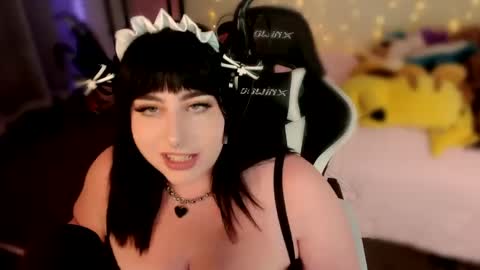 Snapshot of sugarrrbabydoll chatting on 09.12.25 Lucy Love online show from 09.12.25