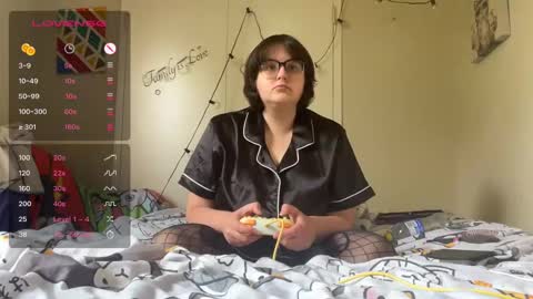 Snapshot of sugarstock chatting on 09.23.25 SugarStock online show from 09.23.25