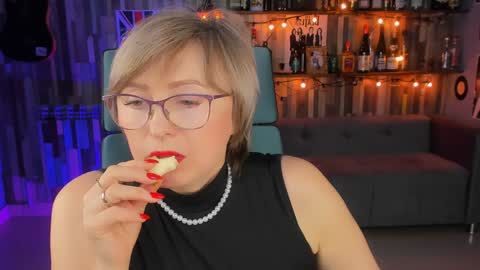 Vivien online show from 01.19.25