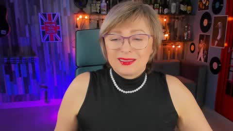 Vivien online show from 01.19.25