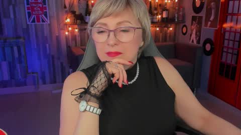 Vivien online show from 02.13.25