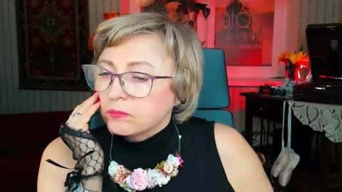 Vivien online show from 03.05.25