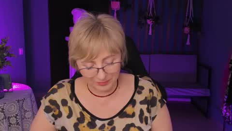 Vivien online show from 03.12.25