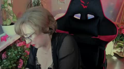 Vivien online show from 06.10.26