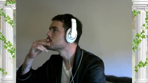 Snapshot of sultansgirls chatting on 10.28.25 The Sultan online show from 10.28.25