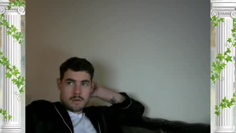 Snapshot of sultansgirls chatting on 10.29.25 The Sultan online show from 10.29.25