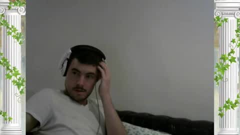 Snapshot of sultansgirls chatting on 10.31.25 The Sultan online show from 10.31.25