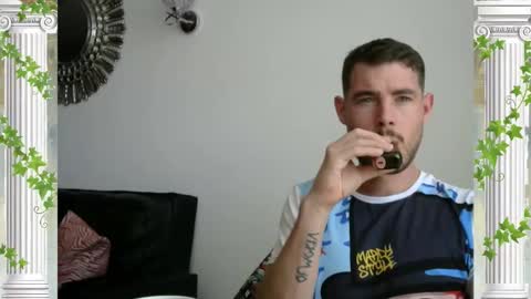 Snapshot of sultansgirls chatting on 11.02.25 The Sultan online show from 11.02.25