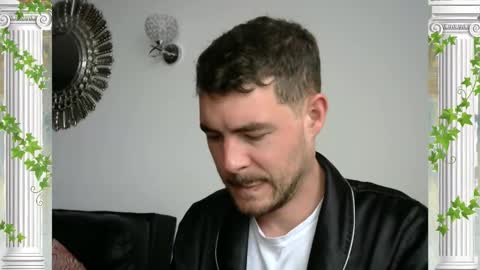 Snapshot of sultansgirls chatting on 11.04.25 The Sultan online show from 11.04.25