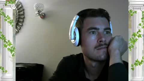 Snapshot of sultansgirls chatting on 11.05.25 The Sultan online show from 11.05.25