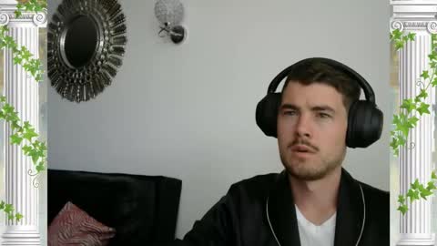 Snapshot of sultansgirls chatting on 11.11.25 The Sultan online show from 11.11.25