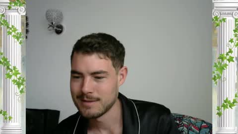 Snapshot of sultansgirls chatting on 11.14.25 The Sultan online show from 11.14.25