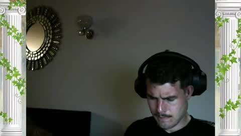 Snapshot of sultansgirls chatting on 11.16.25 The Sultan online show from 11.16.25