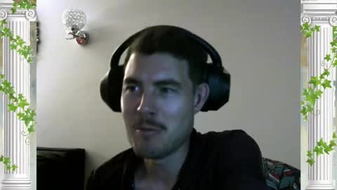 Snapshot of sultansgirls chatting on 11.19.25 The Sultan online show from 11.19.25