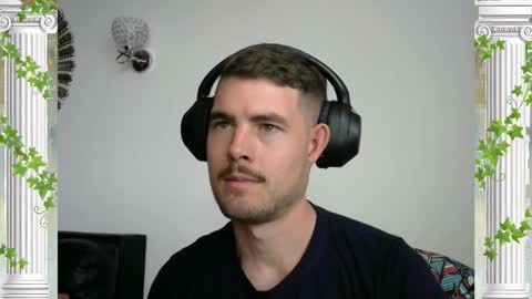 Snapshot of sultansgirls chatting on 11.20.25 The Sultan online show from 11.20.25