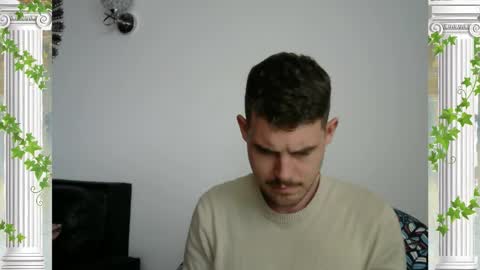 Snapshot of sultansgirls chatting on 11.26.25 The Sultan online show from 11.26.25