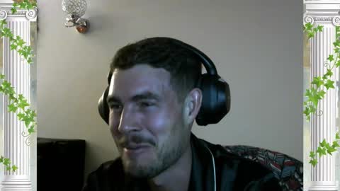 Snapshot of sultansgirls chatting on 12.04.25 The Sultan online show from 12.04.25