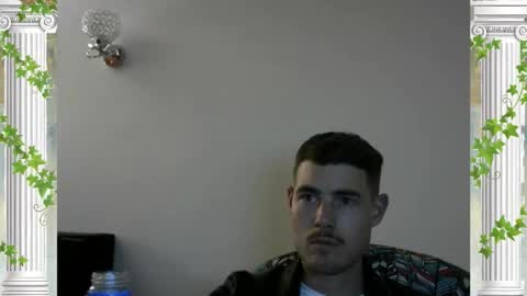 Snapshot of sultansgirls chatting on 12.15.25 The Sultan online show from 12.15.25