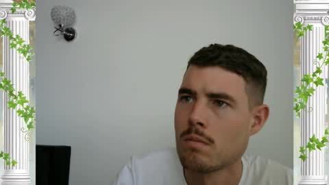 Snapshot of sultansgirls chatting on 12.15.25 The Sultan online show from 12.15.25