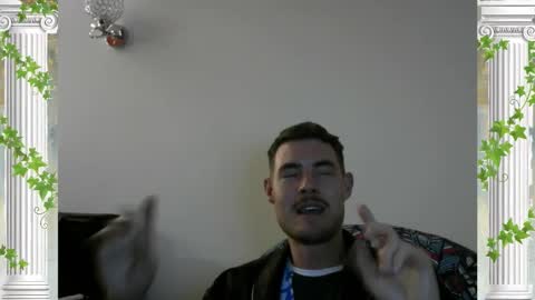 Snapshot of sultansgirls chatting on 12.17.25 The Sultan online show from 12.17.25