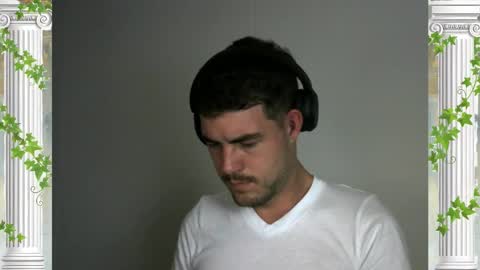 Snapshot of sultansgirls chatting on 02.11.26 The Sultan online show from 02.11.26