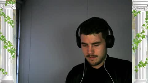 Snapshot of sultansgirls chatting on 02.14.26 The Sultan online show from 02.14.26