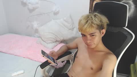 sultry_charls online show from 10.19.25