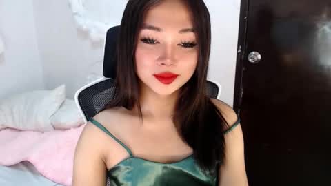 sultry cyramore online show from 10.18.25