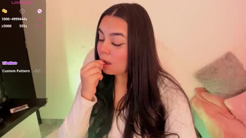 Snapshot of sumersunsett chatting on 02.04.26 sumersunsett online show from 02.04.26