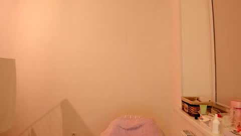 Summer Preston online show from 03.10.25