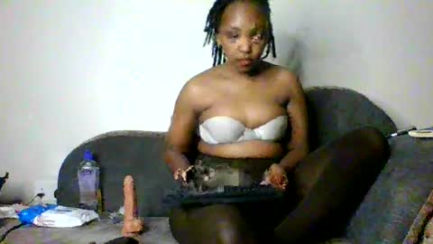 Snapshot of summerdivah chatting on 06.29.26 divah online show from 06.29.26
