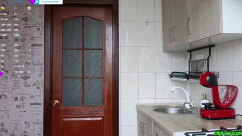 Snapshot of sunflower0907 chatting on 12.19.24 Tina. Im topless model online show from 12.19.24