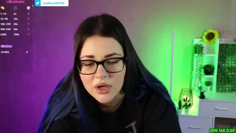 Snapshot of sunflower0907 chatting on 01.20.25 Tina. Im topless model online show from 01.20.25