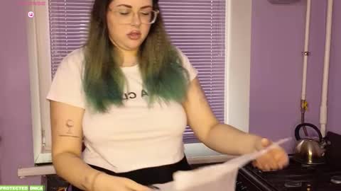 Snapshot of sunflower0907 chatting on 11.05.25 Tina. Im topless model online show from 11.05.25