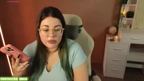 Snapshot of sunflower0907 chatting on 11.20.25 Tina. Im topless model online show from 11.20.25