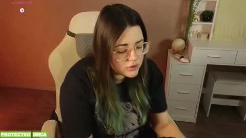 Snapshot of sunflower0907 chatting on 01.14.26 Tina. Im topless model online show from 01.14.26